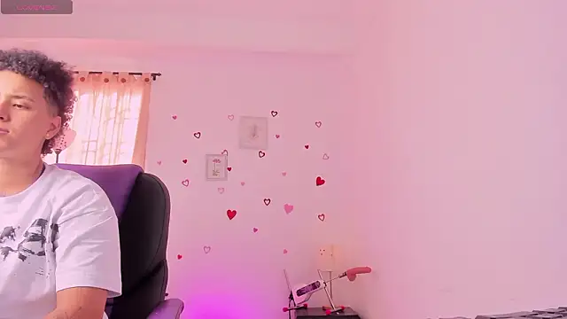 LiaaMoretzz online show from February 2026 07:42:02 PM