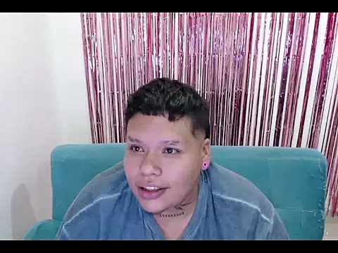 Snapshot of Yulian_bigclit7 chatting on March 2026 08:18:02 AM Yulian bigclit7 online show from March 2026 08:18:02 AM