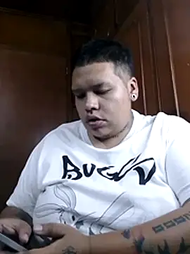 Snapshot of Yulian_bigclit7 chatting on April 2026 03:31:02 AM Yulian bigclit7 online show from April 2026 03:31:02 AM