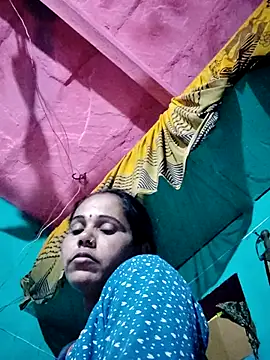 Pooja750 online show from December 2025 06:23:01 PM