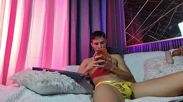 Snapshot of eroseliam chatting on January 2026 07:06:01 PM eroseliam online show from January 2026 07:06:01 PM