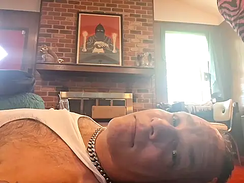 Slinkypoppet online show from May 2026 07:33:02 PM