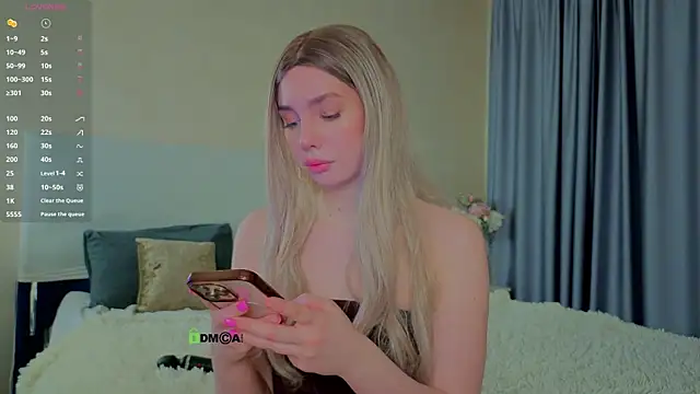 Snapshot of _sophielov chatting on April 2026 10:07:02 PM sophielov online show from April 2026 10:07:02 PM