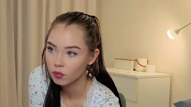 slyshypie online show from October 2025 01:31:02 PM