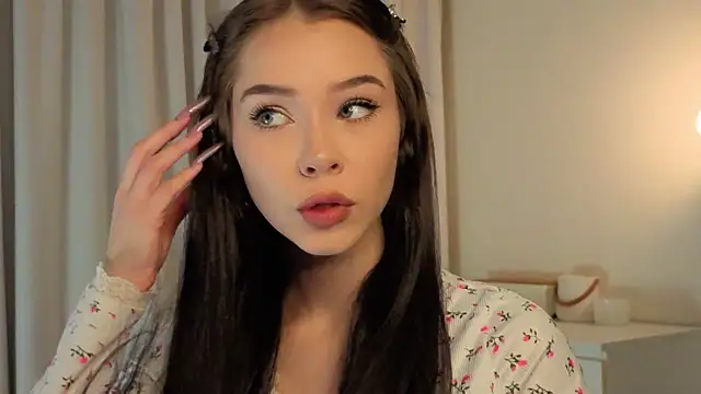 slyshypie online show from November 2025 01:11:01 PM