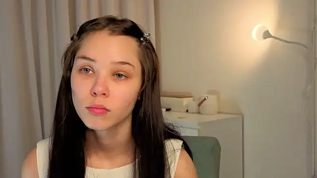 slyshypie online show from November 2025 01:13:01 PM