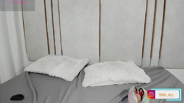 Lilith dry online show from December 2025 04:24:01 PM