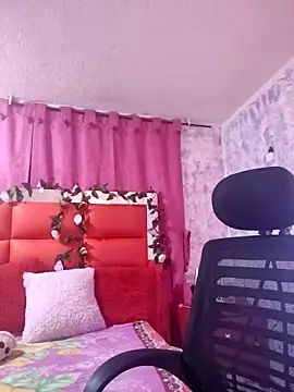 Snapshot of Kitty_Melodi chatting on October 2025 09:08:02 AM Kitty Melodi online show from October 2025 09:08:02 AM