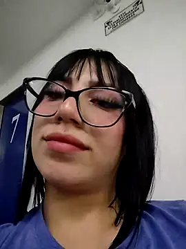 Snapshot of Kitty_Melodi chatting on October 2025 09:24:02 PM Kitty Melodi online show from October 2025 09:24:02 PM