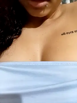 Snapshot of clarinha2 chatting on October 2025 12:11:02 AM clarinha2 online show from October 2025 12:11:02 AM