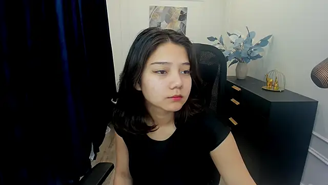 ElliVensda online show from September 2025 07:26:01 PM