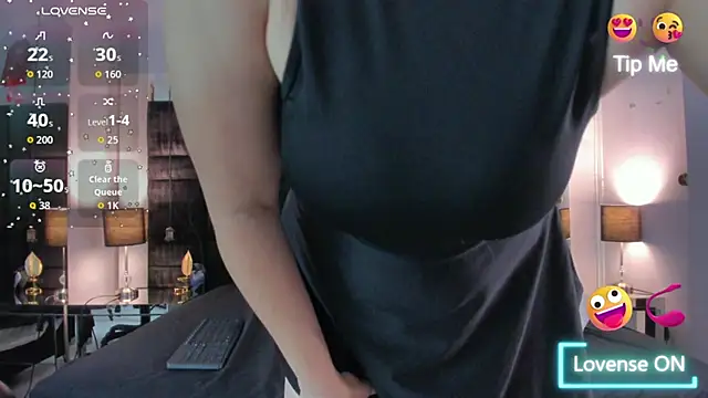 Snapshot of EvamilfXXX chatting on November 2025 11:53:02 AM EvamilfXXX online show from November 2025 11:53:02 AM