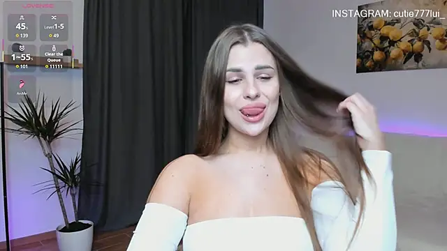 Snapshot of Cutie_Lui_ chatting on September 2025 03:17:02 AM Cutie Lui online show from September 2025 03:17:02 AM