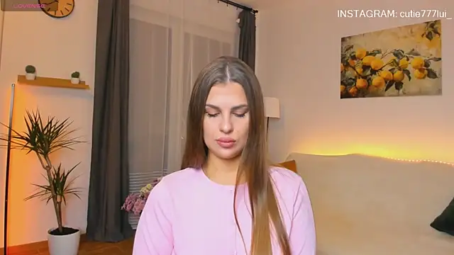 Snapshot of Cutie_Lui_ chatting on September 2025 08:50:02 AM Cutie Lui online show from September 2025 08:50:02 AM