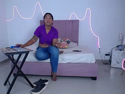 iiamsara online show from February 2026 12:18:02 AM