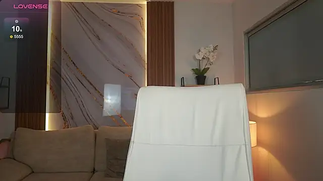 Snapshot of GiaNovak chatting on December 2025 07:10:01 PM GiaNovak online show from December 2025 07:10:01 PM