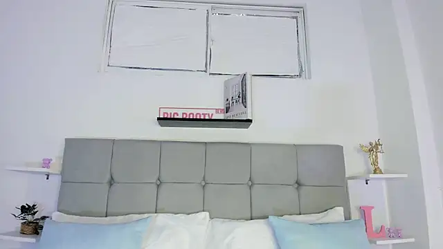 Sarahlopezz online show from October 2025 04:31:02 AM