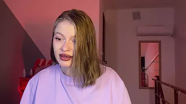 Snapshot of Mia_Kamp chatting on September 2025 08:41:01 PM Mia Kamp online show from September 2025 08:41:01 PM