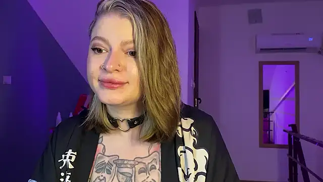 Snapshot of Mia_Kamp chatting on September 2025 05:57:02 PM Mia Kamp online show from September 2025 05:57:02 PM