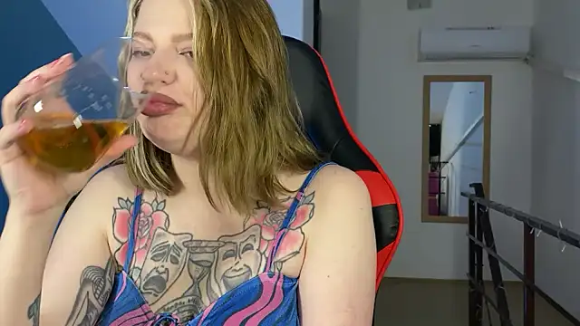 Snapshot of Mia_Kamp chatting on September 2025 03:46:02 PM Mia Kamp online show from September 2025 03:46:02 PM