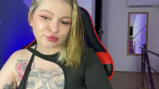 Snapshot of Mia_Kamp chatting on September 2025 02:53:01 PM Mia Kamp online show from September 2025 02:53:01 PM