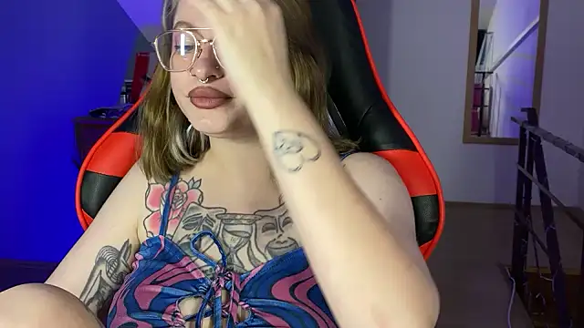 Snapshot of Mia_Kamp chatting on September 2025 01:38:02 PM Mia Kamp online show from September 2025 01:38:02 PM