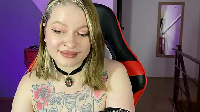 Snapshot of Mia_Kamp chatting on October 2025 06:04:01 PM Mia Kamp online show from October 2025 06:04:01 PM