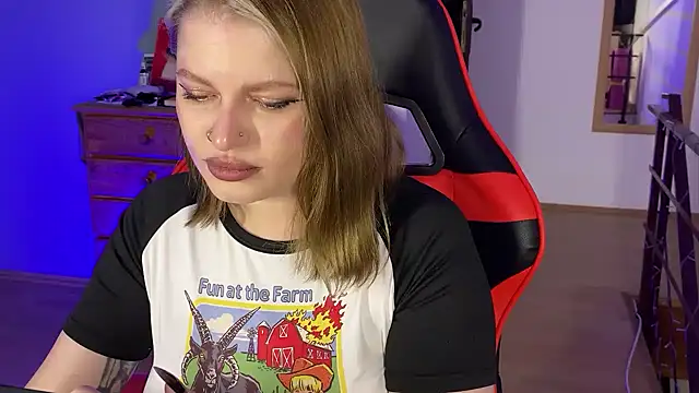 Snapshot of Mia_Kamp chatting on October 2025 06:06:01 PM Mia Kamp online show from October 2025 06:06:01 PM