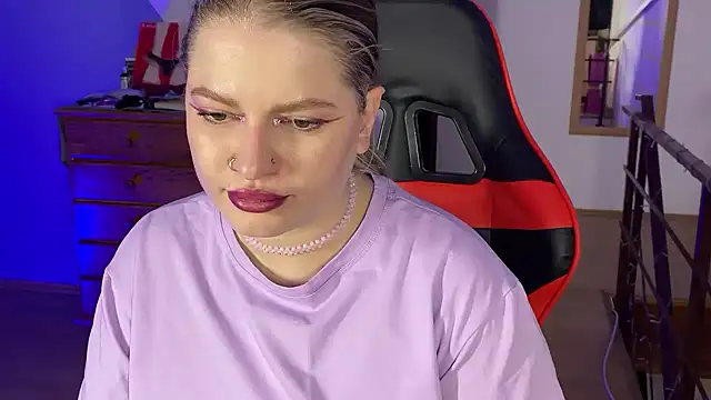 Snapshot of Mia_Kamp chatting on October 2025 08:09:02 PM Mia Kamp online show from October 2025 08:09:02 PM