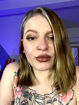 Snapshot of Mia_Kamp chatting on October 2025 05:57:01 PM Mia Kamp online show from October 2025 05:57:01 PM