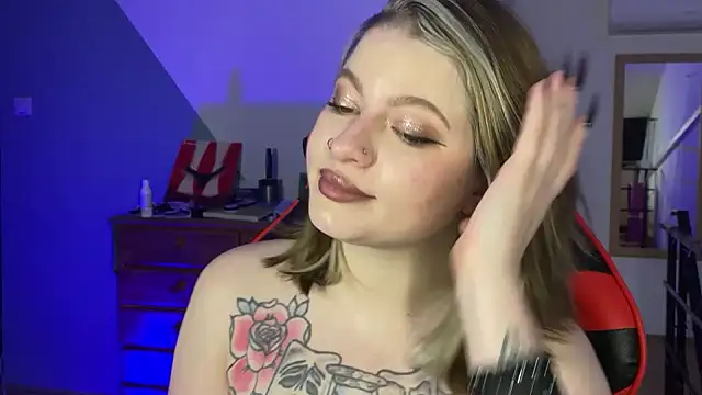 Snapshot of Mia_Kamp chatting on October 2025 05:13:02 PM Mia Kamp online show from October 2025 05:13:02 PM