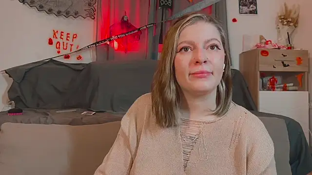 Snapshot of Mia_Kamp chatting on October 2025 05:48:02 PM Mia Kamp online show from October 2025 05:48:02 PM