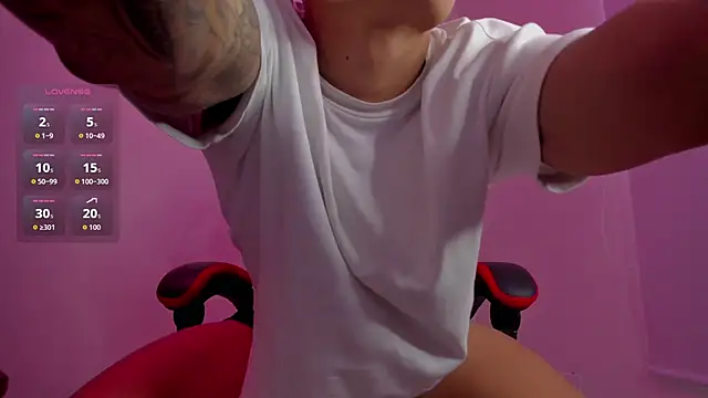 Snapshot of DavisFirb chatting on March 2026 10:48:01 PM DavisFirb online show from March 2026 10:48:01 PM