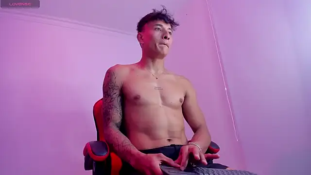 Snapshot of DavisFirb chatting on March 2026 11:09:01 PM DavisFirb online show from March 2026 11:09:01 PM