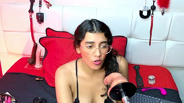 Snapshot of Violet_sl4ve chatting on February 2026 03:32:02 PM Violet sl4ve online show from February 2026 03:32:02 PM