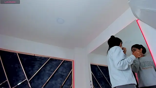 Snapshot of SusanaHenao chatting on November 2025 06:08:01 PM SusanaHenao online show from November 2025 06:08:01 PM