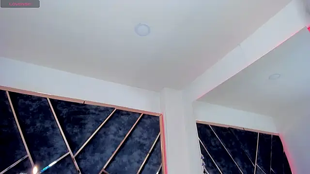 Snapshot of SusanaHenao chatting on November 2025 05:07:01 PM SusanaHenao online show from November 2025 05:07:01 PM