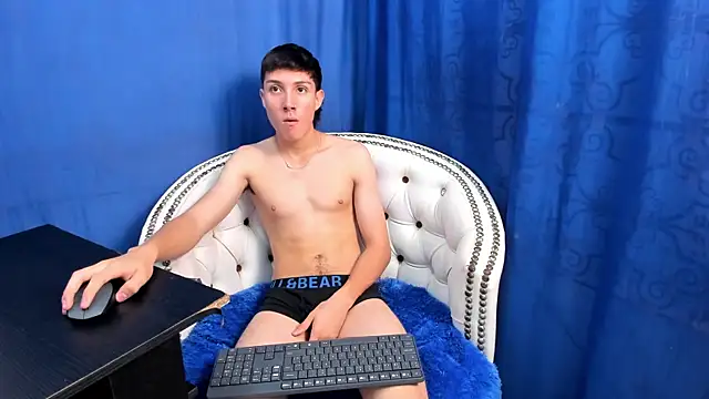 LittleDanny  online show from September 2025 02:10:01 PM