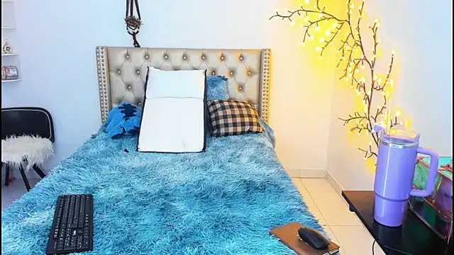 Snapshot of LenaStylesOA chatting on September 2025 12:51:01 PM LenaStylesOA online show from September 2025 12:51:01 PM