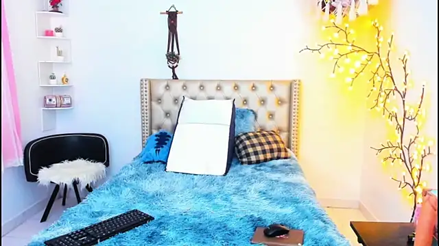 Snapshot of LenaStylesOA chatting on September 2025 03:26:02 PM LenaStylesOA online show from September 2025 03:26:02 PM