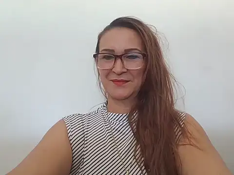 Snapshot of MiaVega chatting on September 2025 02:54:01 PM MiaVega online show from September 2025 02:54:01 PM