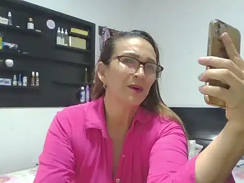 Snapshot of MiaVega chatting on October 2025 02:56:01 PM MiaVega online show from October 2025 02:56:01 PM