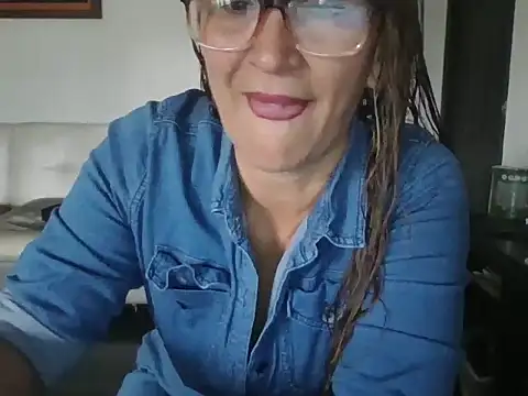 Snapshot of MiaVega chatting on October 2025 02:51:02 PM MiaVega online show from October 2025 02:51:02 PM