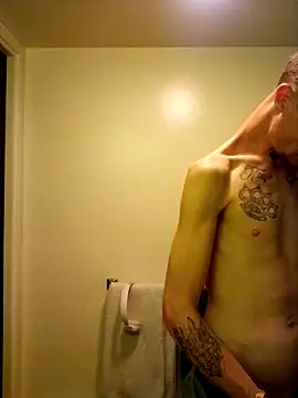 jizzyglizzy92 online show from April 2026 10:49:02 AM