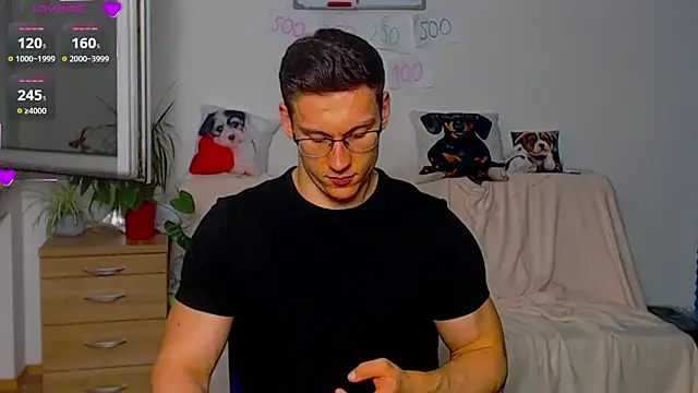 ZeinMiracles online show from April 2026 10:11:02 PM