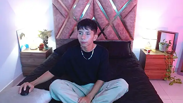 Snapshot of Hyunjin_Son chatting on September 2025 12:34:01 AM Hyunjin Son online show from September 2025 12:34:01 AM