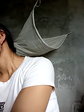 Snapshot of tcm-cute chatting on October 2025 05:39:02 AM tcm-cute online show from October 2025 05:39:02 AM