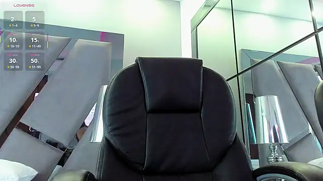 Abril monroe  online show from November 2025 12:45:02 PM