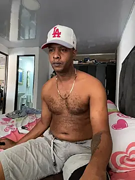 Snapshot of Perropa chatting on March 2026 12:32:01 PM Perropa online show from March 2026 12:32:01 PM