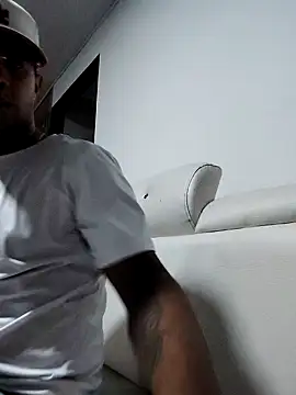 Snapshot of Perropa chatting on March 2026 03:01:02 AM Perropa online show from March 2026 03:01:02 AM